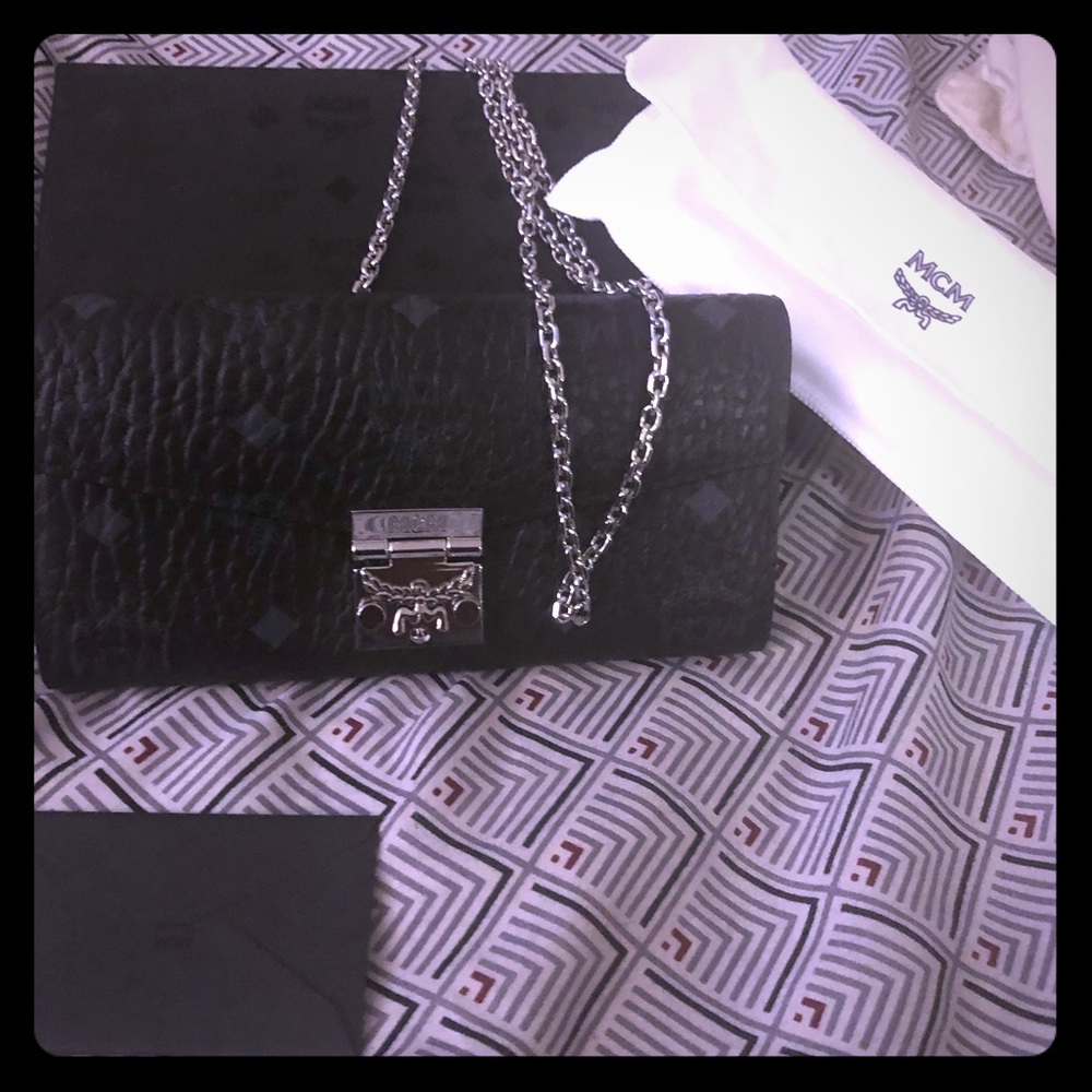 Mcm wallet on a chain